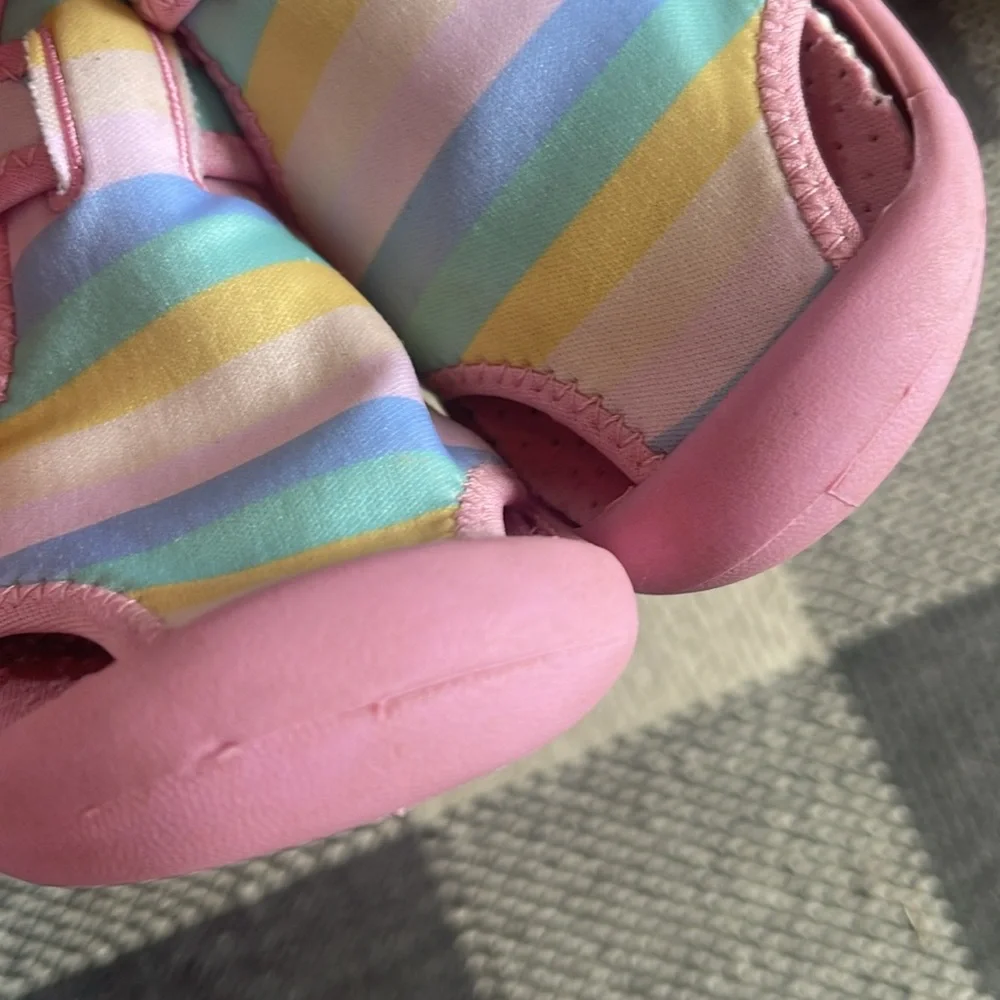 STQ water shoes 9